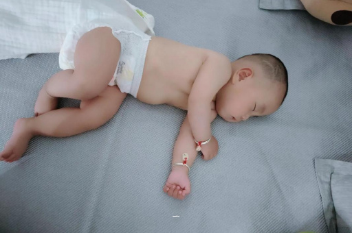 临猗宝宝胳膊上起红疙瘩
